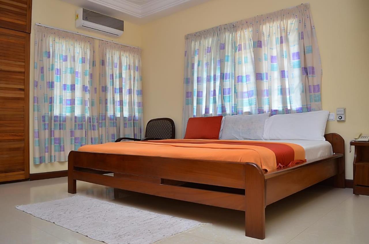 קייפ קוסט Hotel Loreto מראה חיצוני תמונה