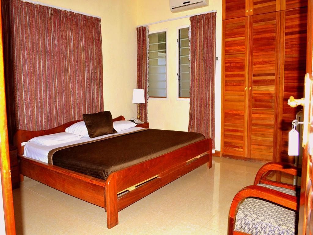 קייפ קוסט Hotel Loreto מראה חיצוני תמונה