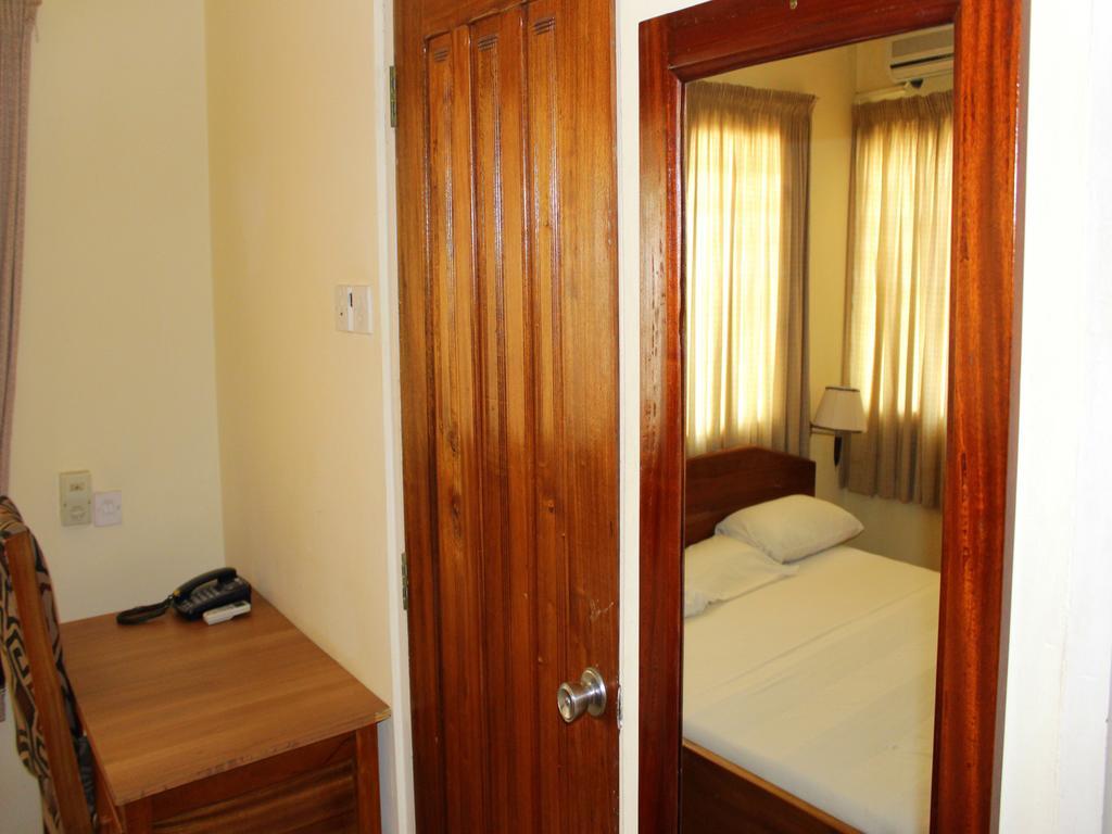 קייפ קוסט Hotel Loreto מראה חיצוני תמונה